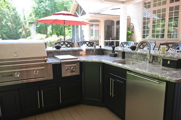 Enhancing Home Luxury with an Outdoor Kitchen